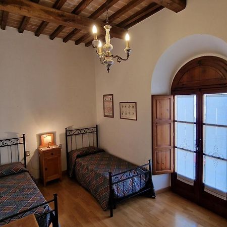 Ogni finestra è un quadro - appartamento ad Assisi Esterno foto